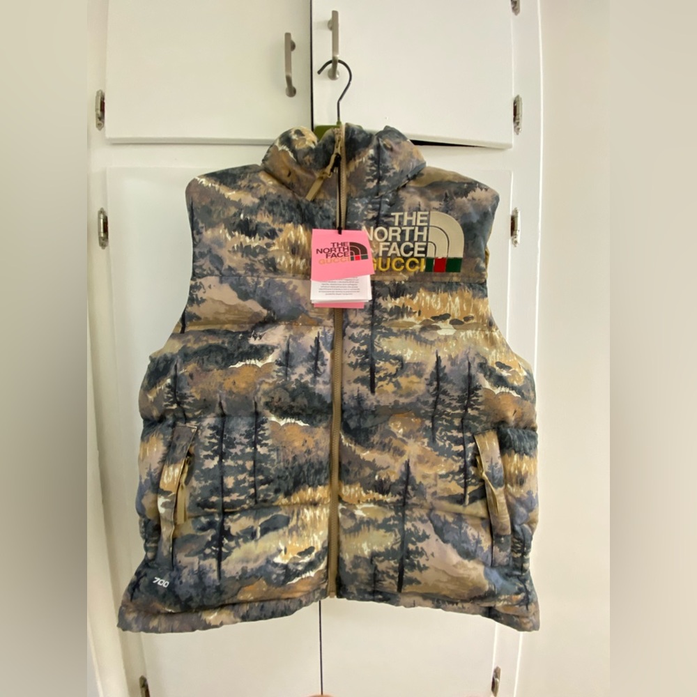 The North Face x Gucci Vest brand new size Large